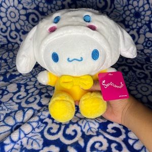 Super cute Sanrio plushies :)